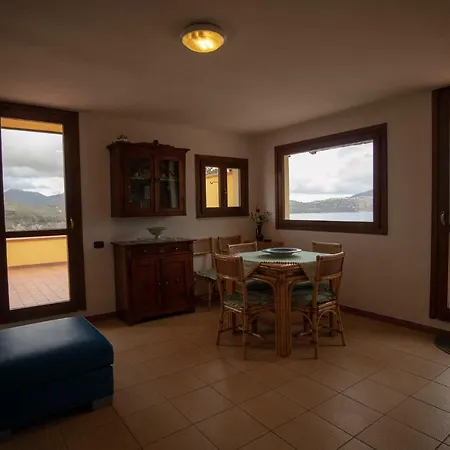 Immersa Nel Parco Con Vista Strepitosa Sul Mare Ferienhaus